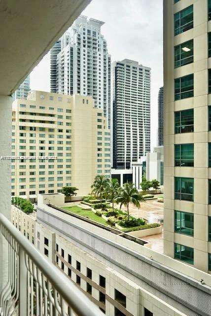 Small Image of 1200 BRICKELL BAY DR #1610, Miami Number 29