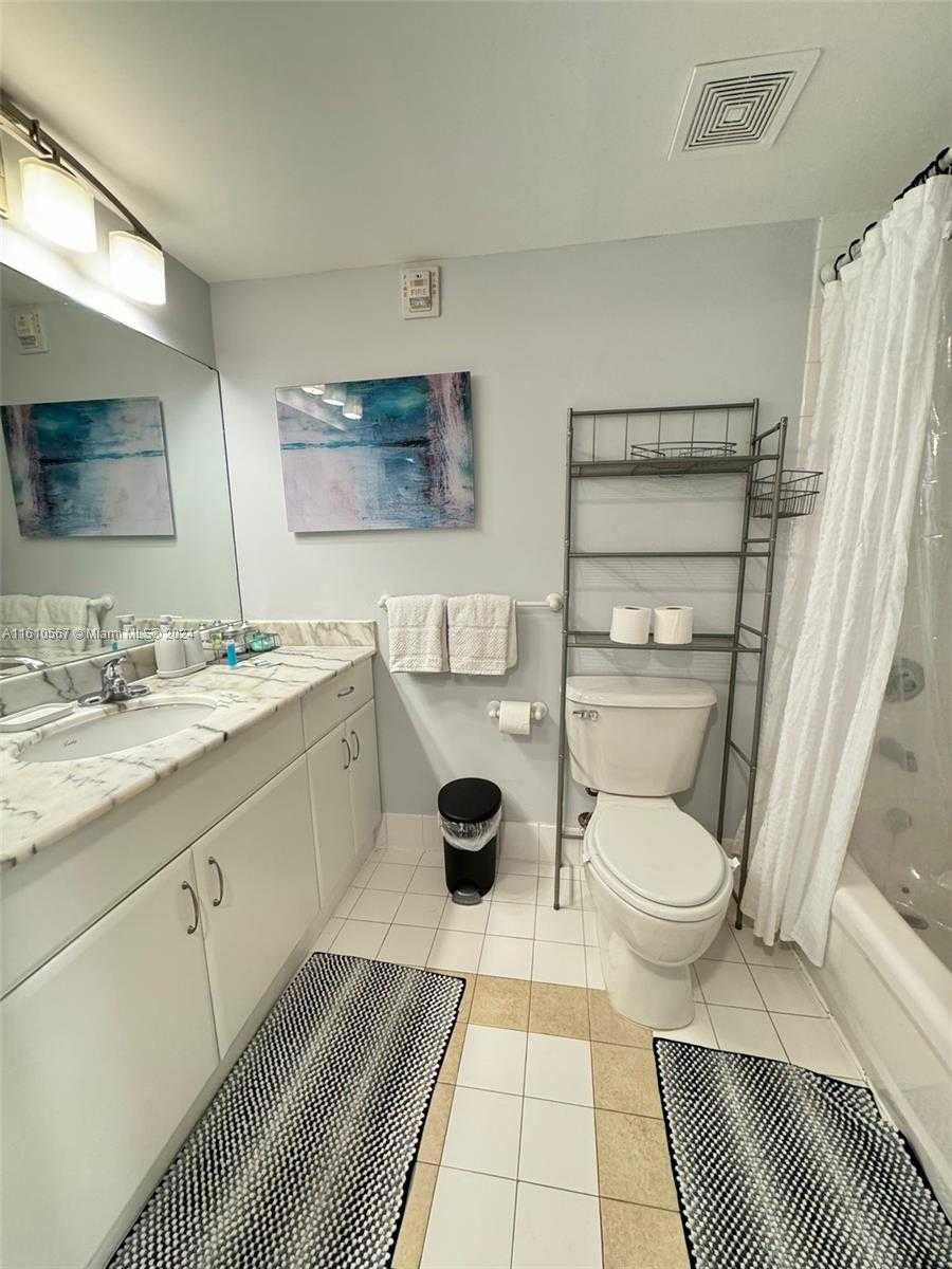 Small Image of 1200 BRICKELL BAY DR #1610, Miami Number 7