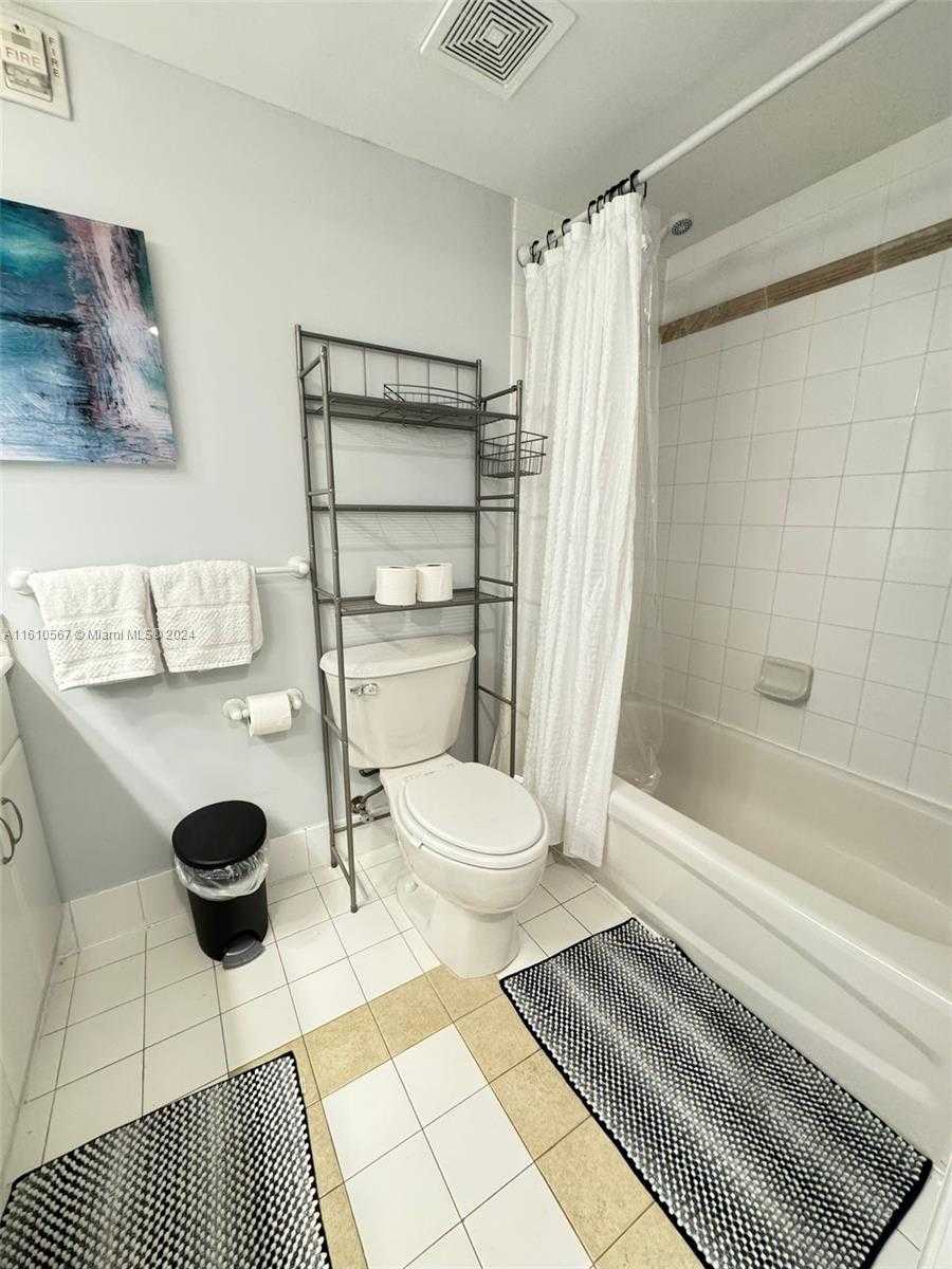 Small Image of 1200 BRICKELL BAY DR #1610, Miami Number 8