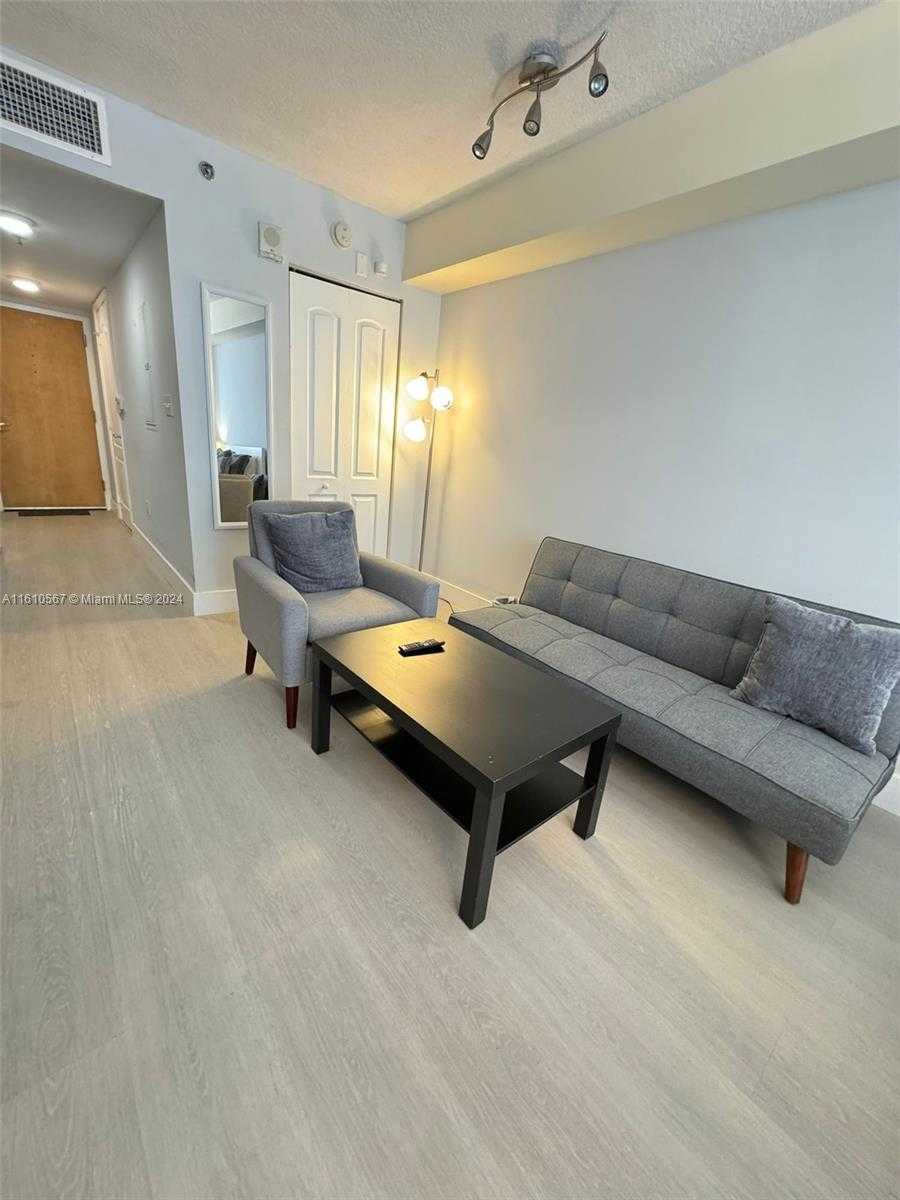 Small Image of 1200 BRICKELL BAY DR #1610, Miami Number 9