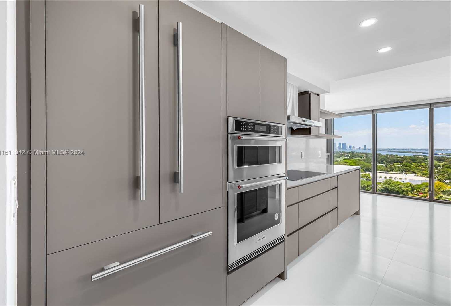 Small Image of 2655 COLLINS AVE #2302, Miami Beach Number 16