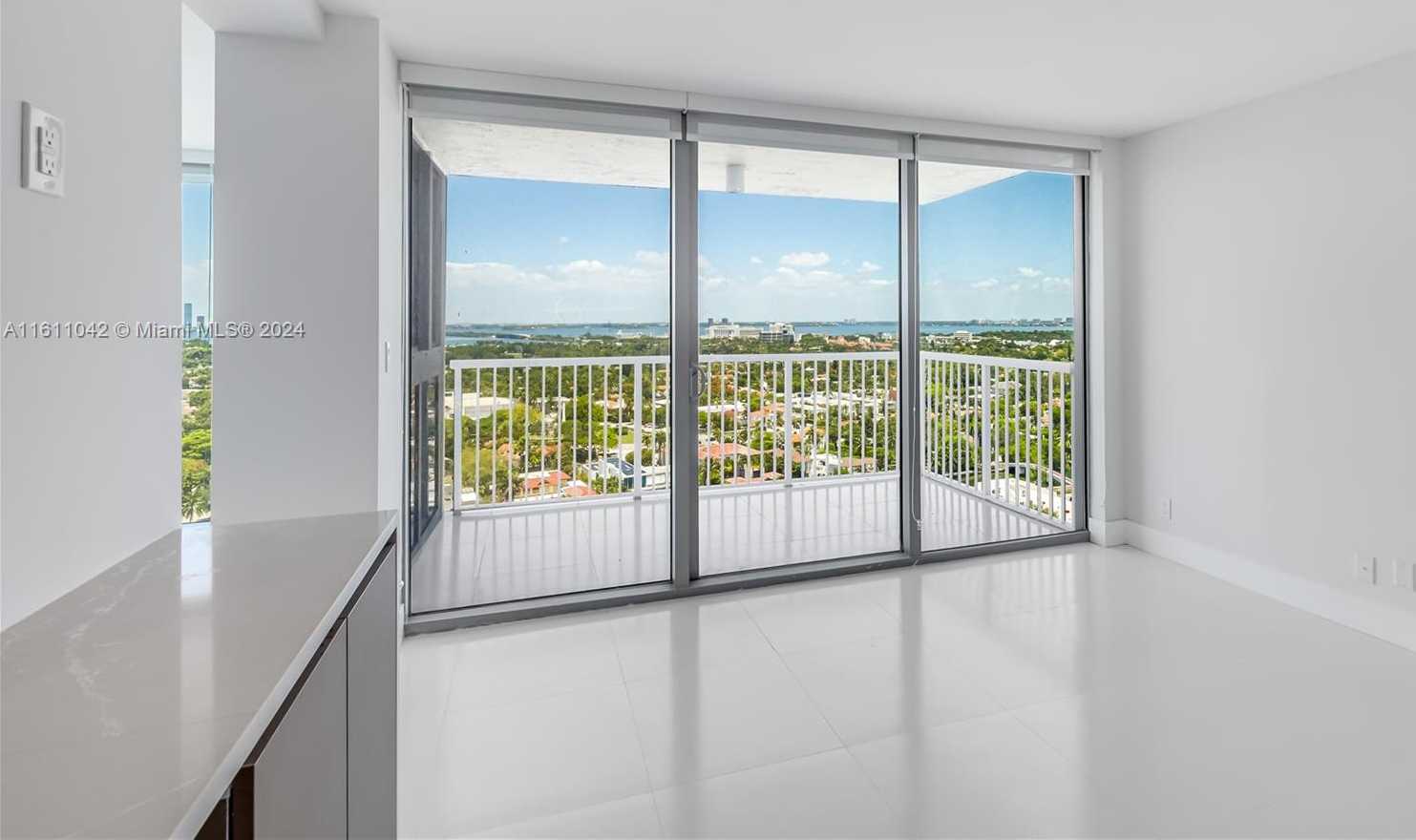 Small Image of 2655 COLLINS AVE #2302, Miami Beach Number 19