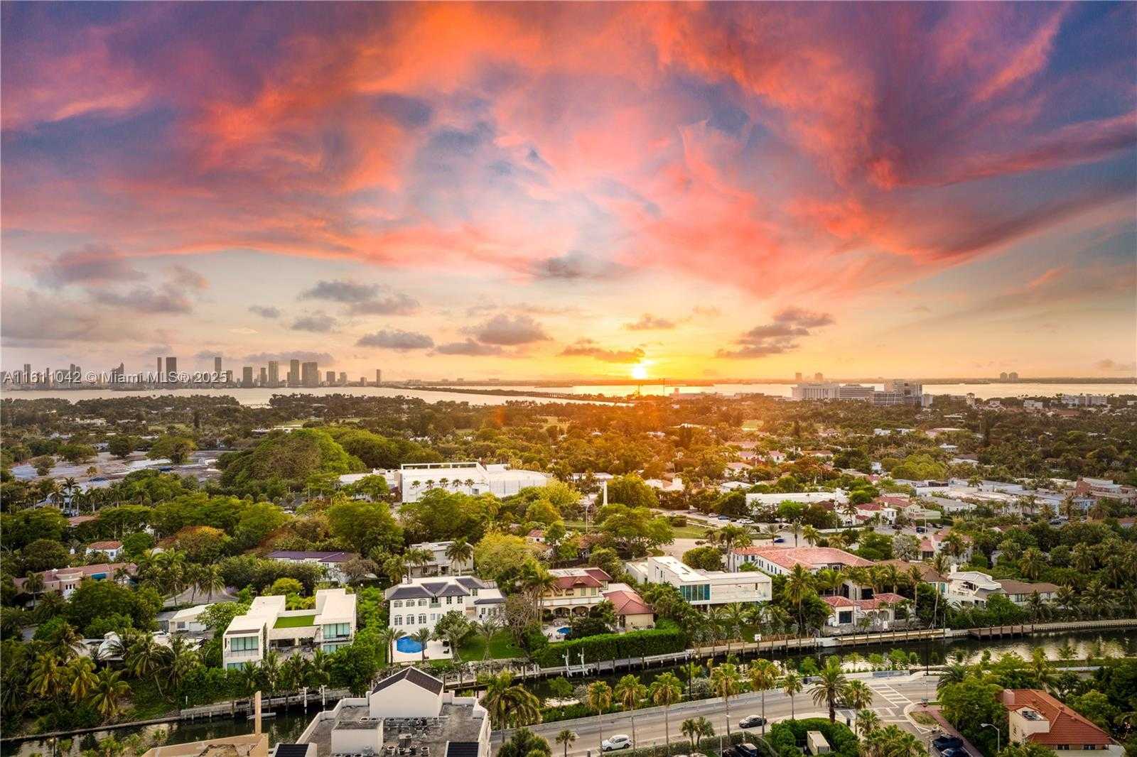 Small Image of 2655 COLLINS AVE #2302, Miami Beach Number 2