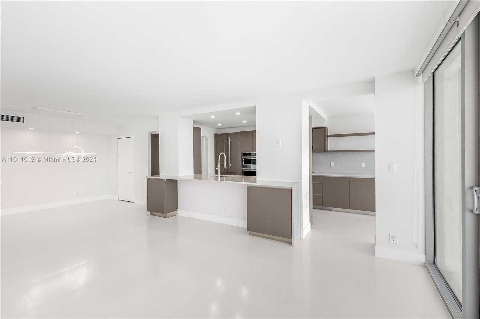 Small Image of 2655 COLLINS AVE #2302, Miami Beach Number 22