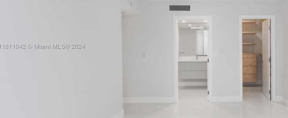 Small Image of 2655 COLLINS AVE #2302, Miami Beach Number 29