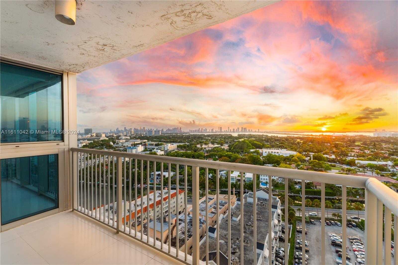 Small Image of 2655 COLLINS AVE #2302, Miami Beach Number 4