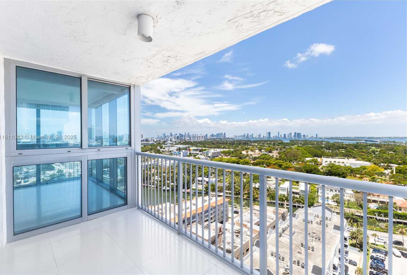 Small Image of 2655 COLLINS AVE #2302, Miami Beach Number 52