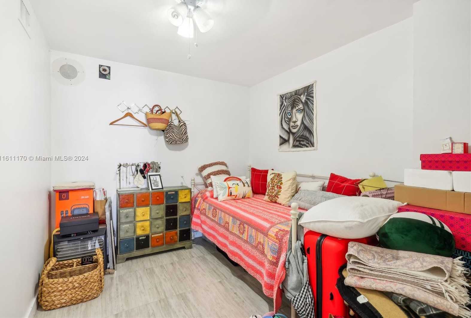 Small Image of 2401 COLLINS AVE #1011, Miami Beach Number 13