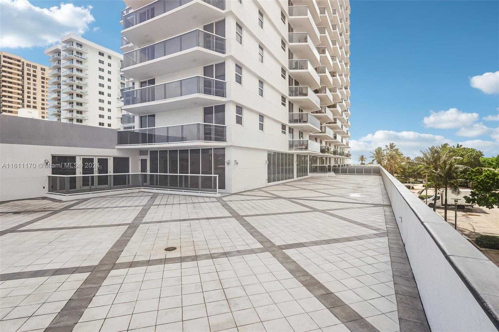 Small Image of 2401 COLLINS AVE #1011, Miami Beach Number 29