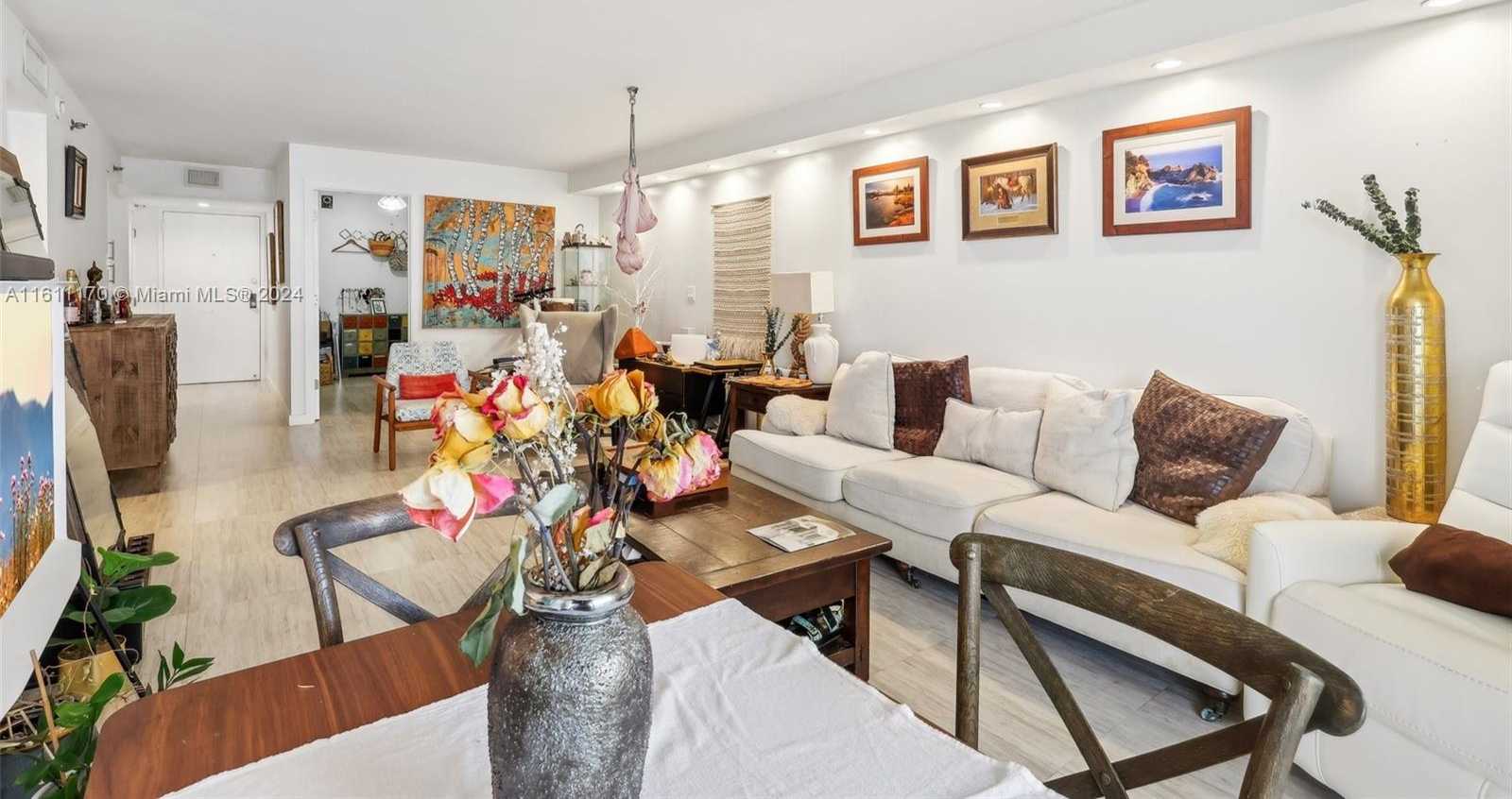 Small Image of 2401 COLLINS AVE #1011, Miami Beach Number 7