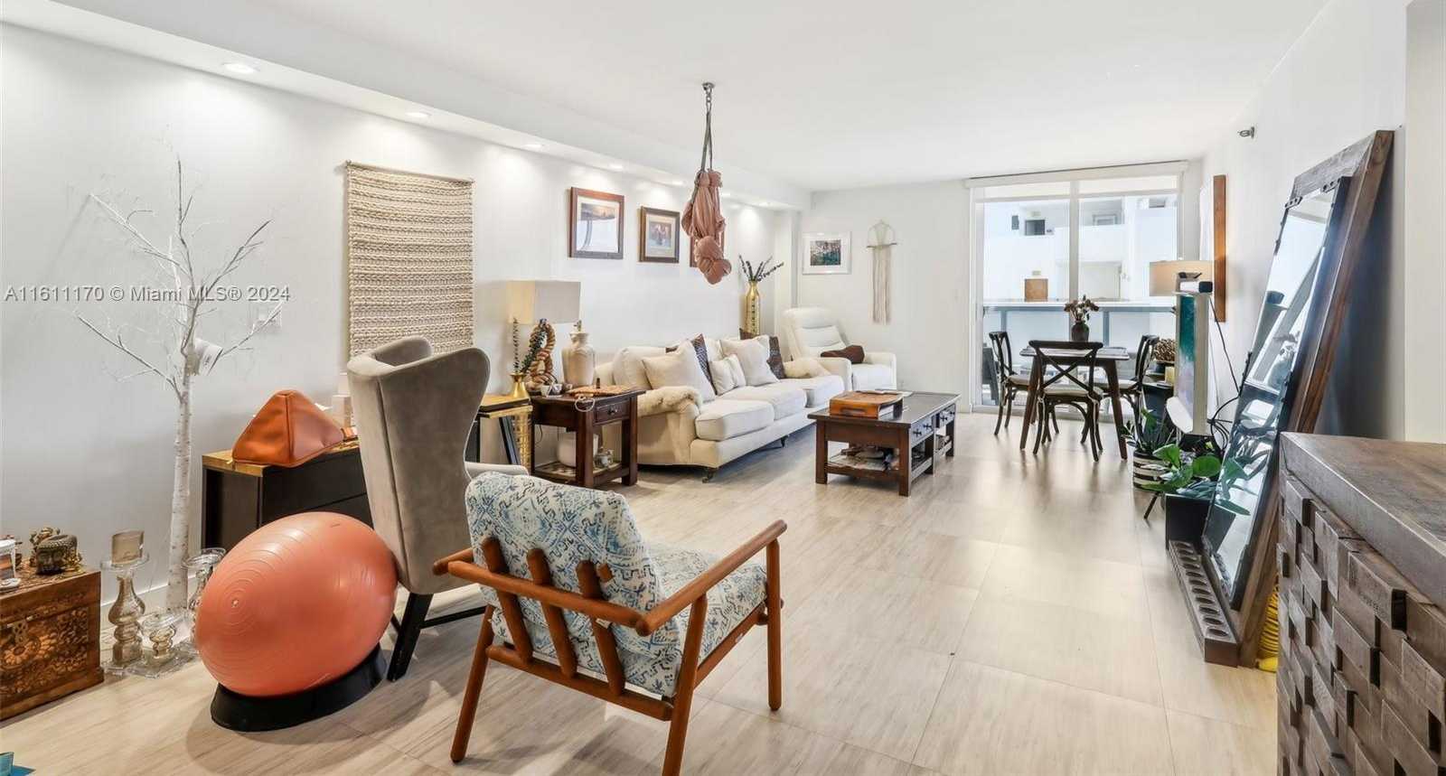 Small Image of 2401 COLLINS AVE #1011, Miami Beach Number 8