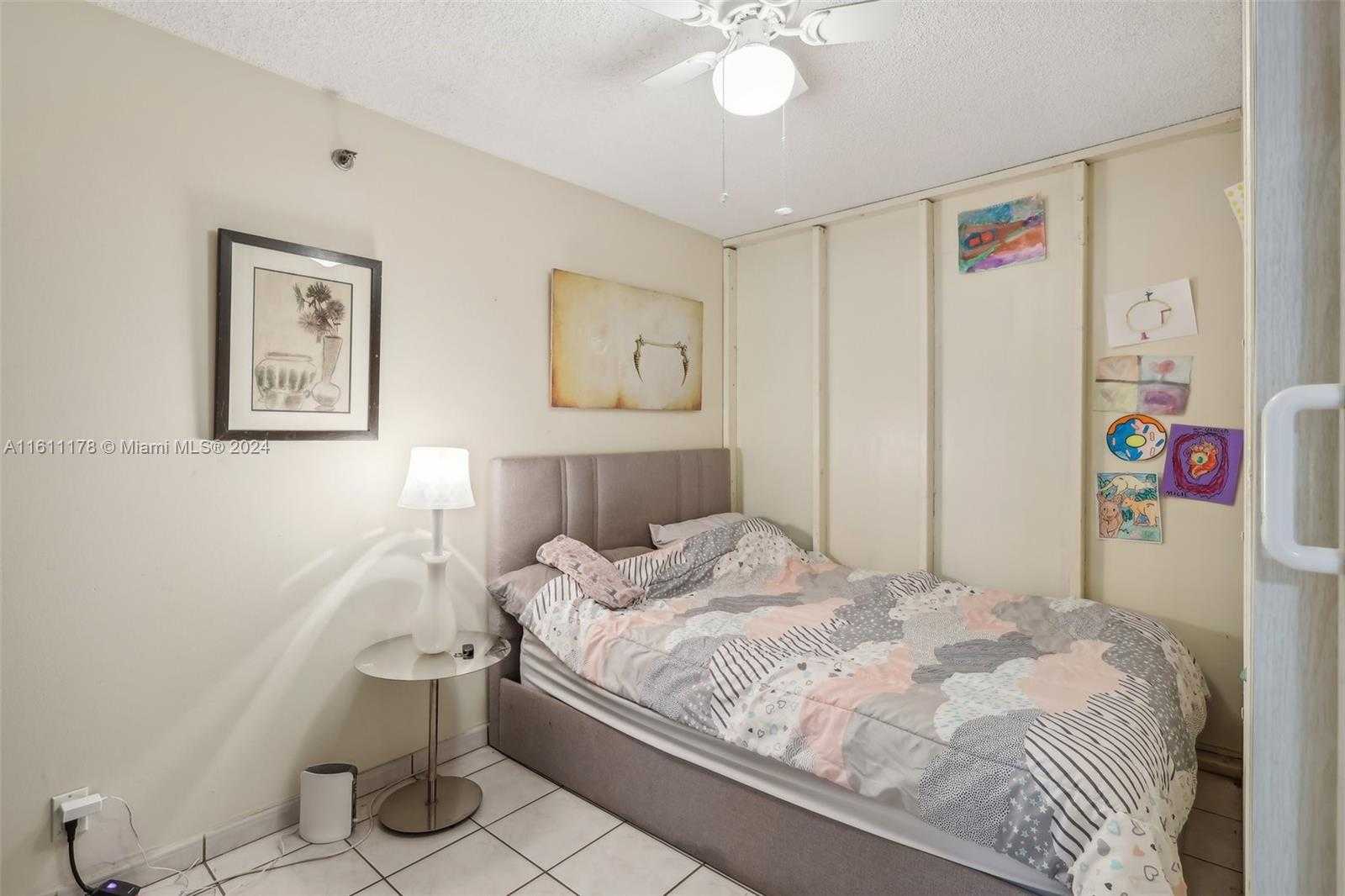 Small Image of 2401 COLLINS AVE #1612, Miami Beach Number 12