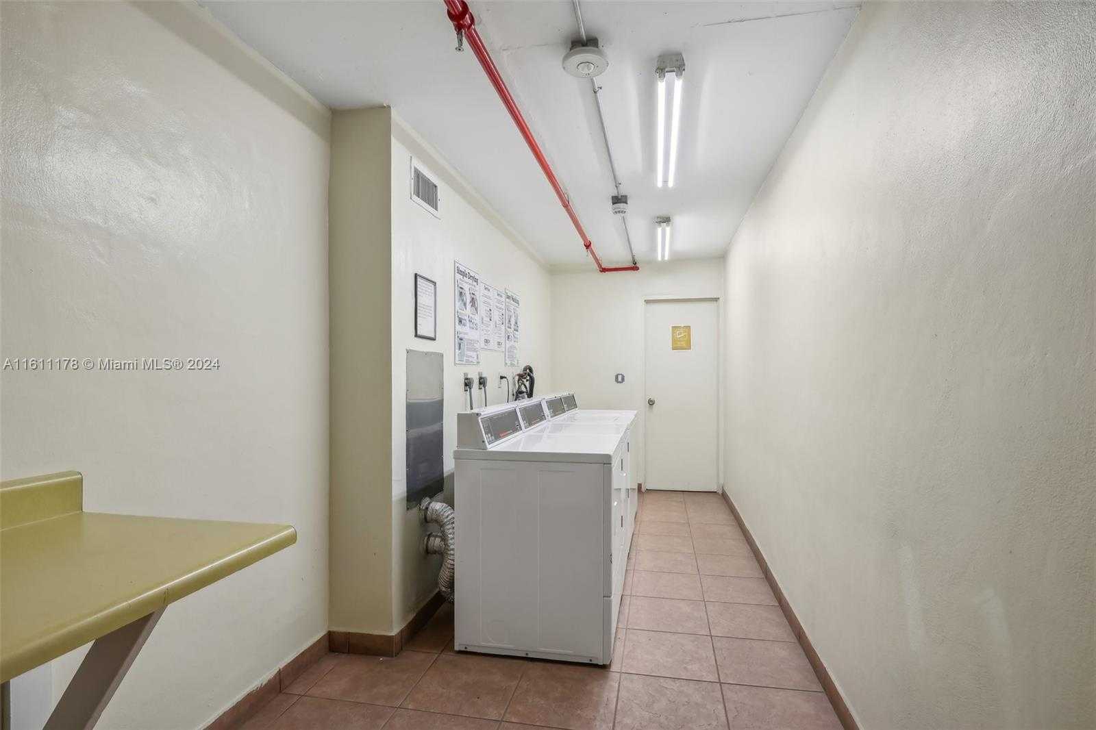 Small Image of 2401 COLLINS AVE #1612, Miami Beach Number 18