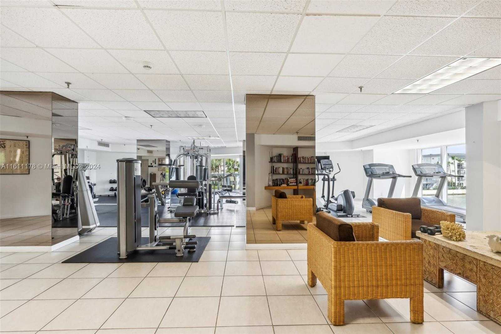 Small Image of 2401 COLLINS AVE #1612, Miami Beach Number 31