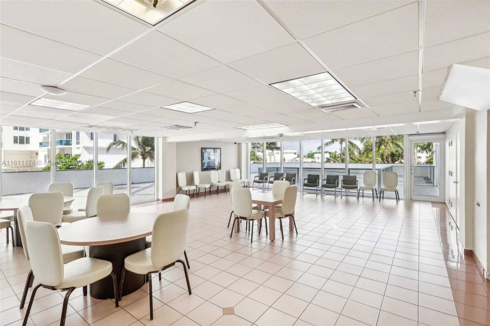 Small Image of 2401 COLLINS AVE #1612, Miami Beach Number 32