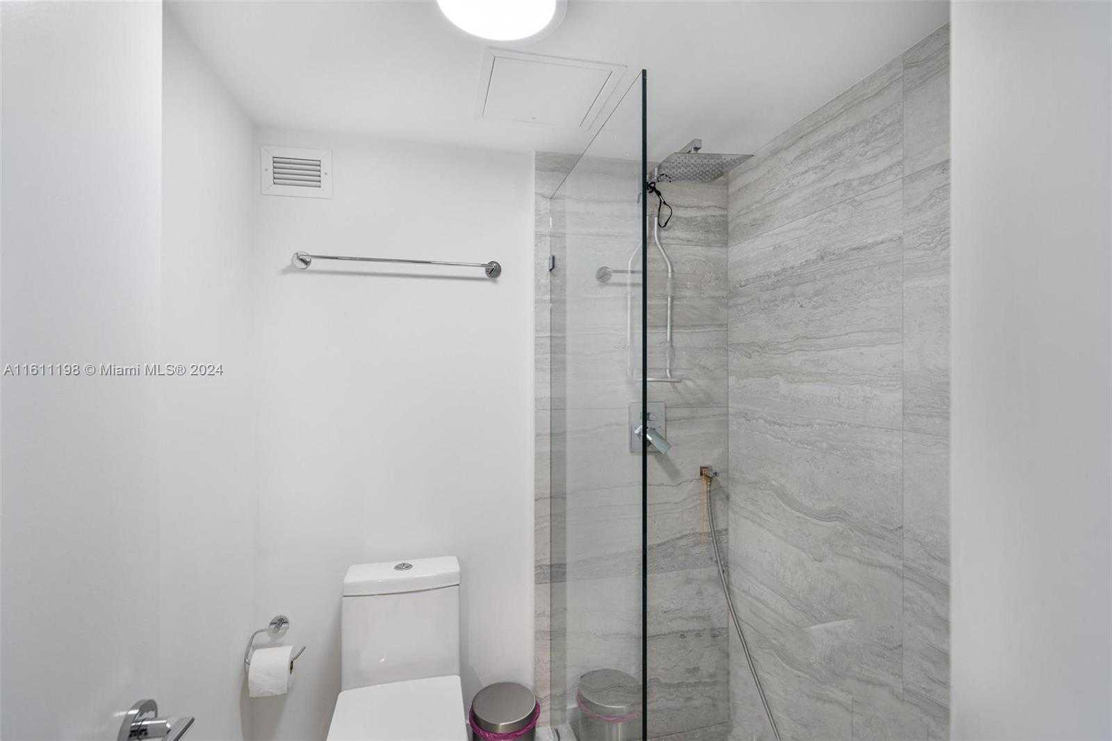 Small Image of 6039 COLLINS AVE #734, Miami Beach Number 14