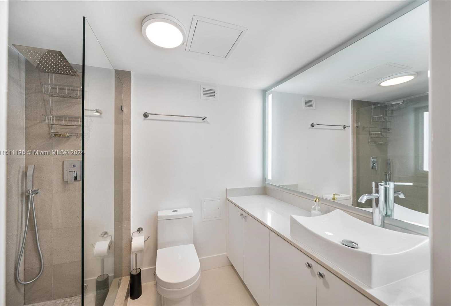 Small Image of 6039 COLLINS AVE #734, Miami Beach Number 15