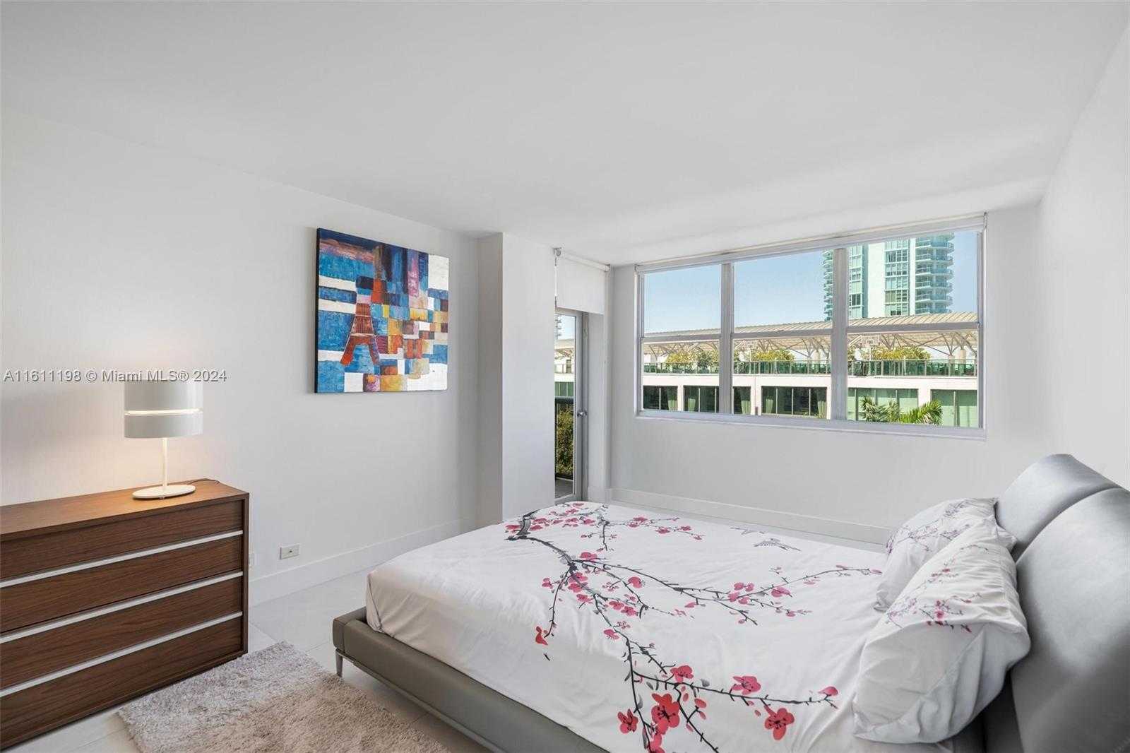 Small Image of 6039 COLLINS AVE #734, Miami Beach Number 9