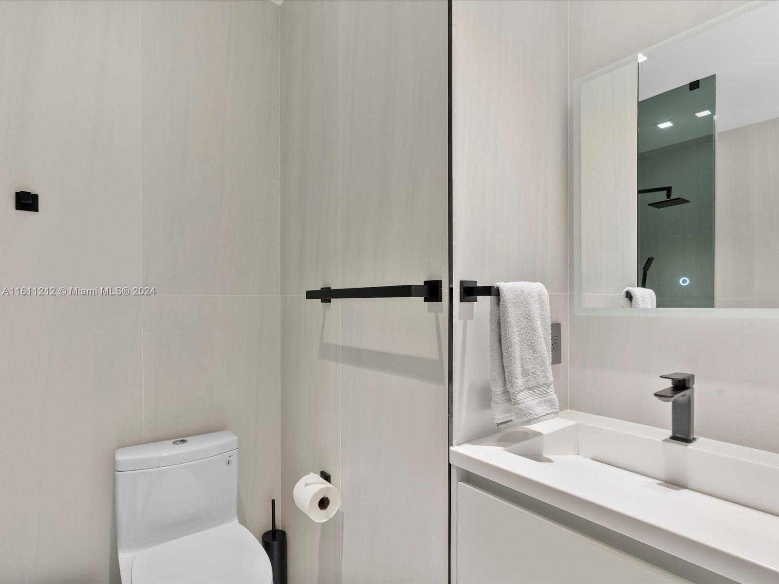 Small Image of 16500 COLLINS AVE #TH-8, Sunny Isles Beach Number 21