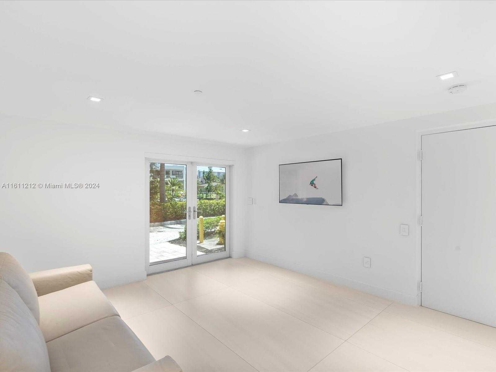 Small Image of 16500 COLLINS AVE #TH-8, Sunny Isles Beach Number 24