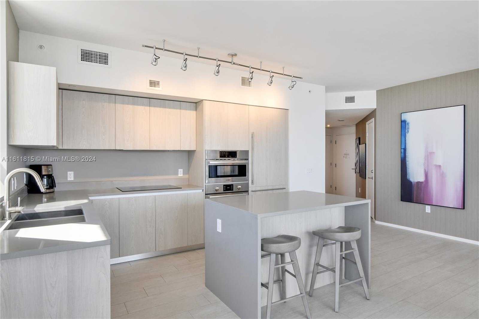 Small Image of 4010 #R1401, Hollywood Number 4