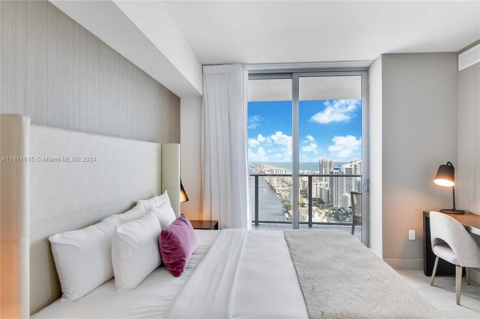 Small Image of 4010 #R1401, Hollywood Number 5