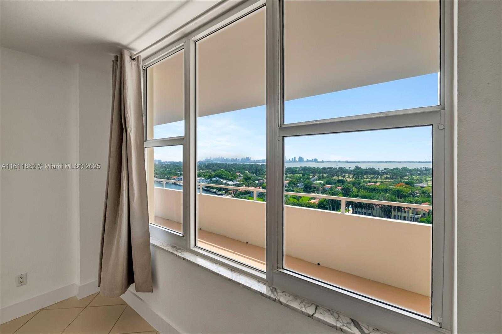 Small Image of 5600 COLLINS AVE #16F, Miami Beach Number 12