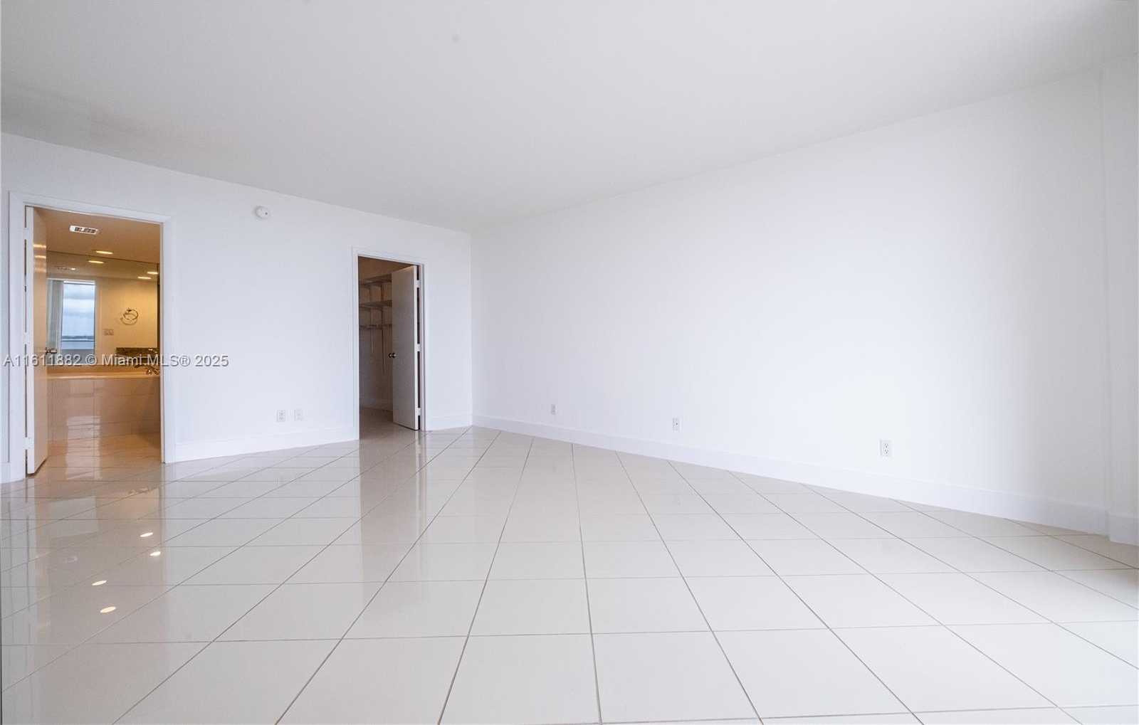 Small Image of 5600 COLLINS AVE #16F, Miami Beach Number 15