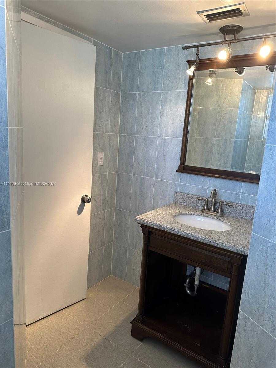 Small Image of 1750 NORTH EAST 191ST ST #206-1, Miami Number 18
