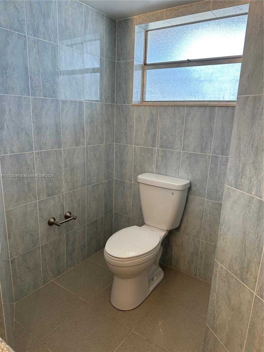Small Image of 1750 NORTH EAST 191ST ST #206-1, Miami Number 19