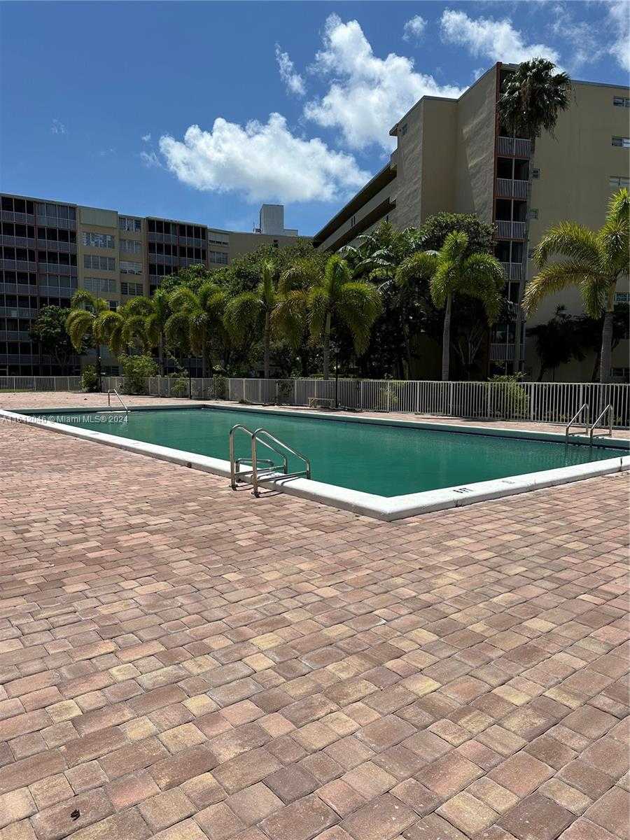 Small Image of 1750 NORTH EAST 191ST ST #206-1, Miami Number 21