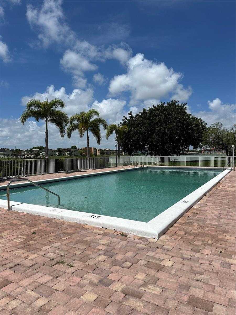 Small Image of 1750 NORTH EAST 191ST ST #206-1, Miami Number 22