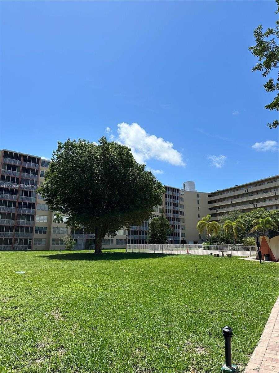 Small Image of 1750 NORTH EAST 191ST ST #206-1, Miami Number 25