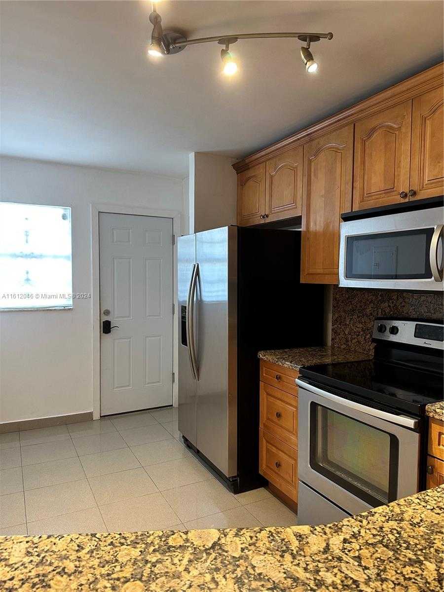 Small Image of 1750 NORTH EAST 191ST ST #206-1, Miami Number 3