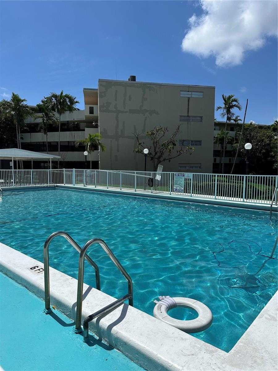 Small Image of 1750 NORTH EAST 191ST ST #206-1, Miami Number 30