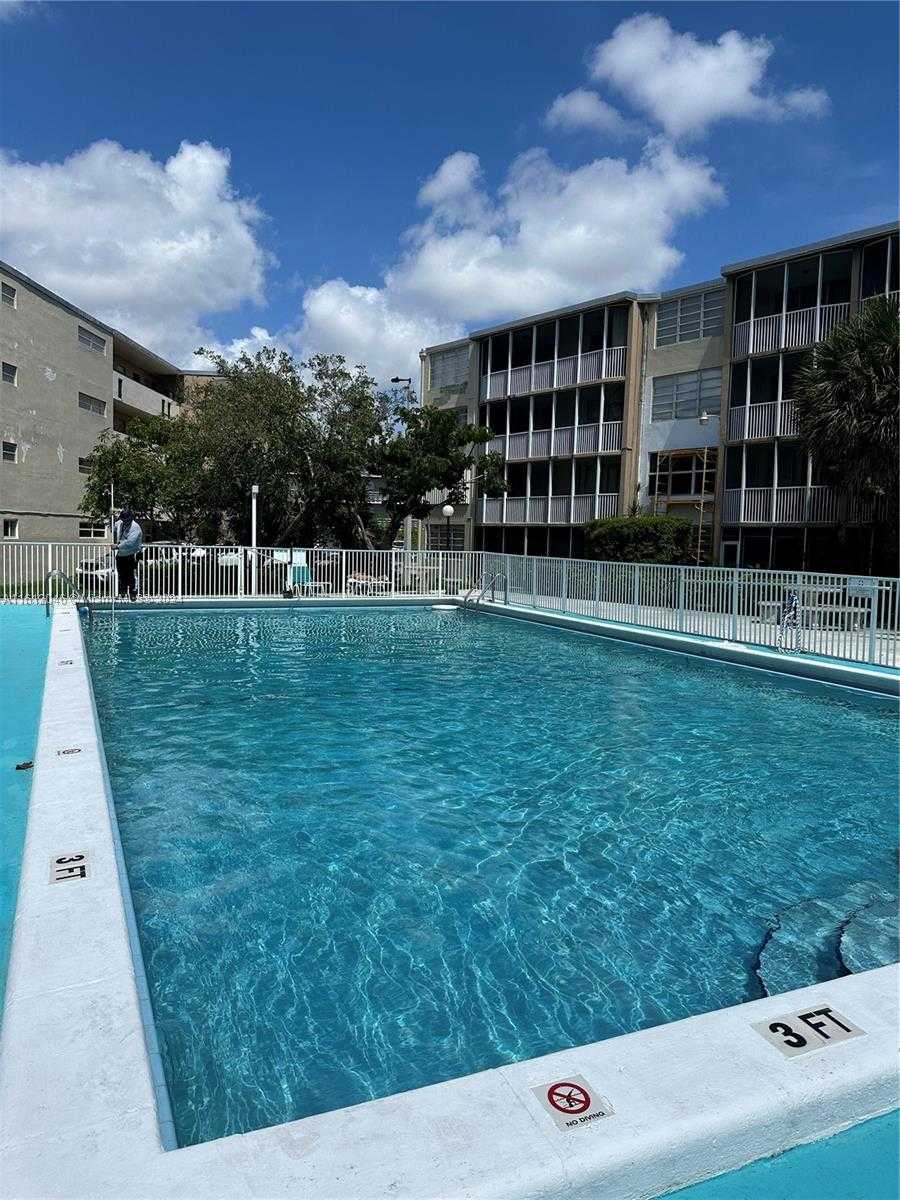 Small Image of 1750 NORTH EAST 191ST ST #206-1, Miami Number 31