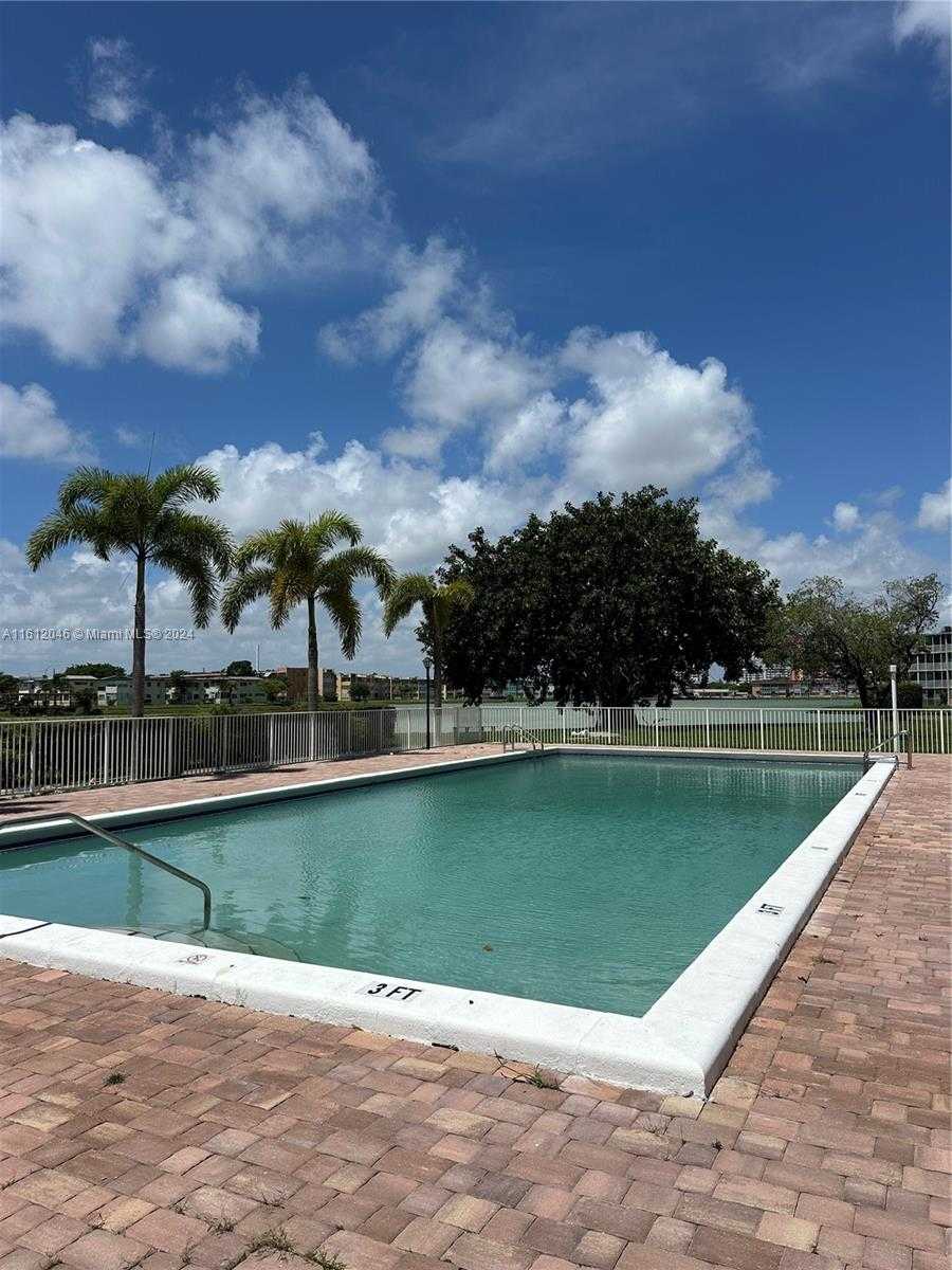 Small Image of 1750 NORTH EAST 191ST ST #206-1, Miami Number 32