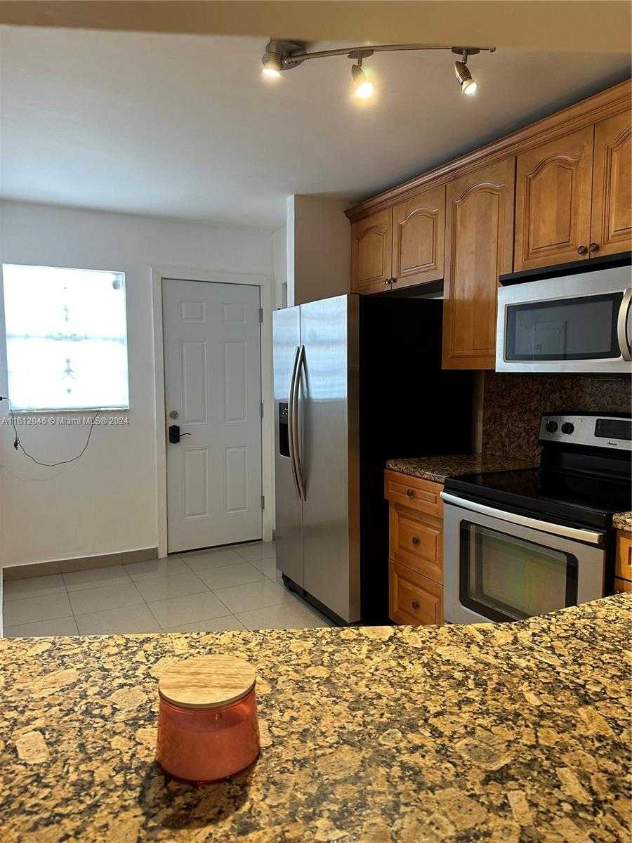 Small Image of 1750 NORTH EAST 191ST ST #206-1, Miami Number 9