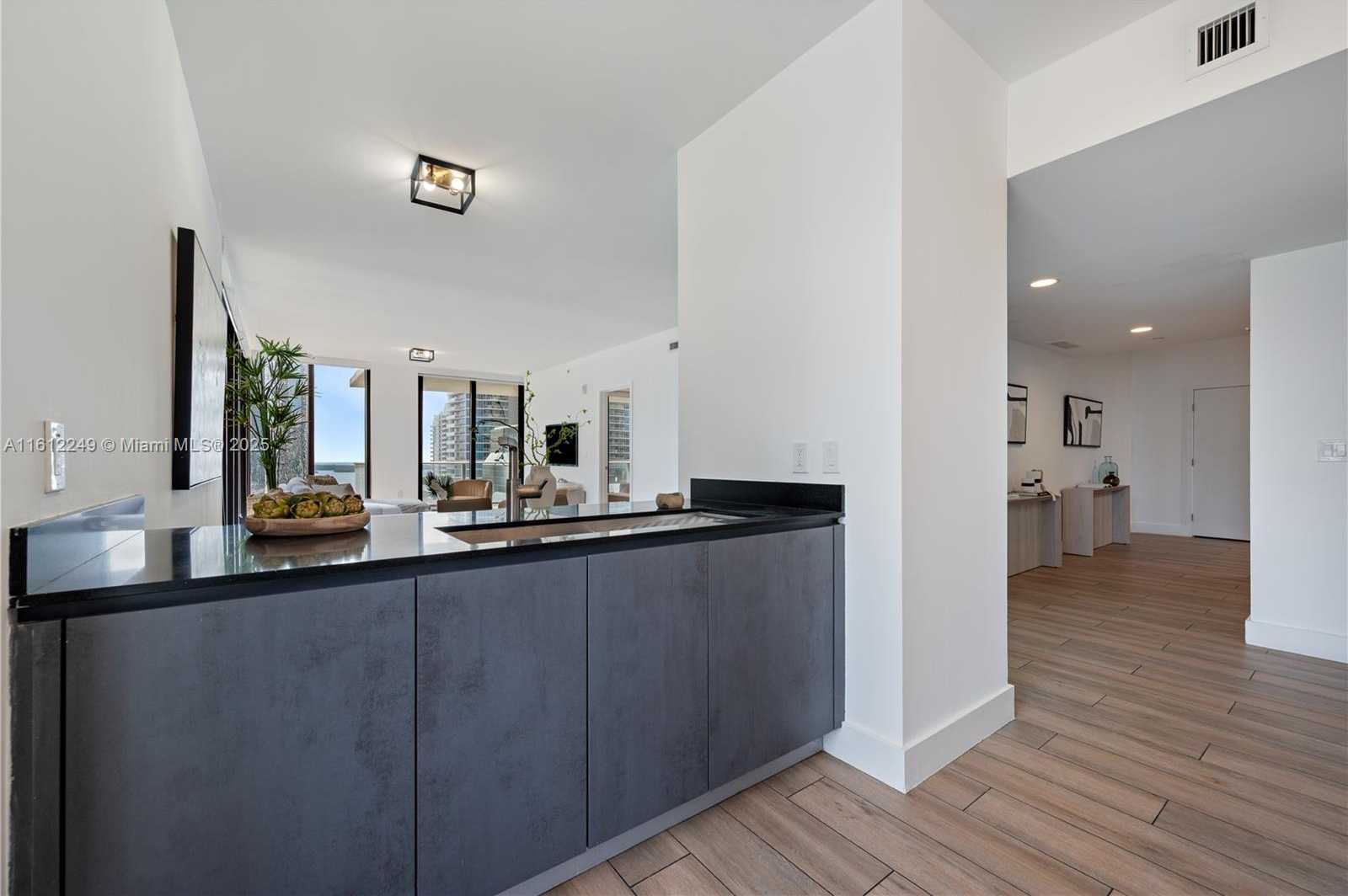 Small Image of 1010 BRICKELL AVE #2201, Miami Number 11