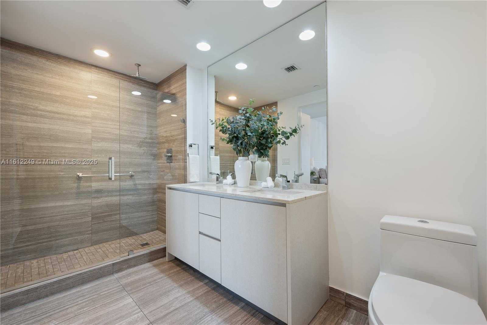 Small Image of 1010 BRICKELL AVE #2201, Miami Number 18