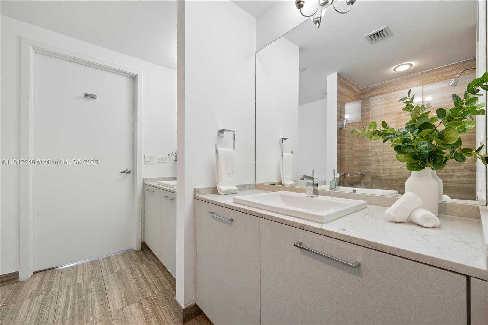 Small Image of 1010 BRICKELL AVE #2201, Miami Number 21
