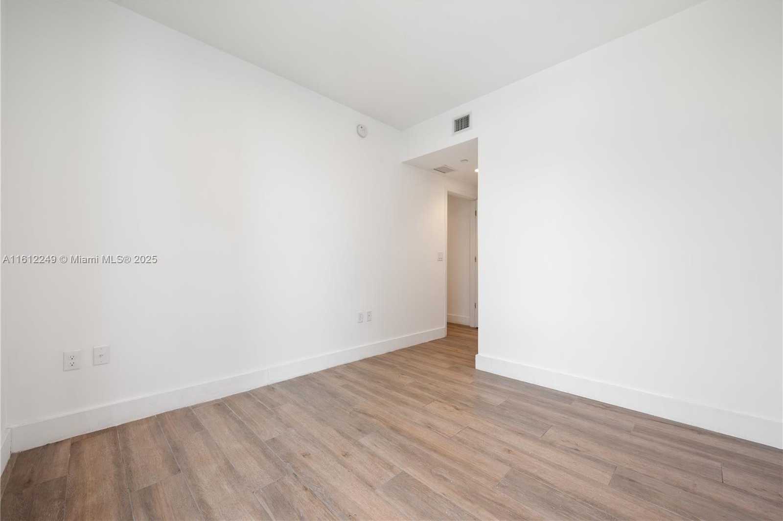 Small Image of 1010 BRICKELL AVE #2201, Miami Number 24