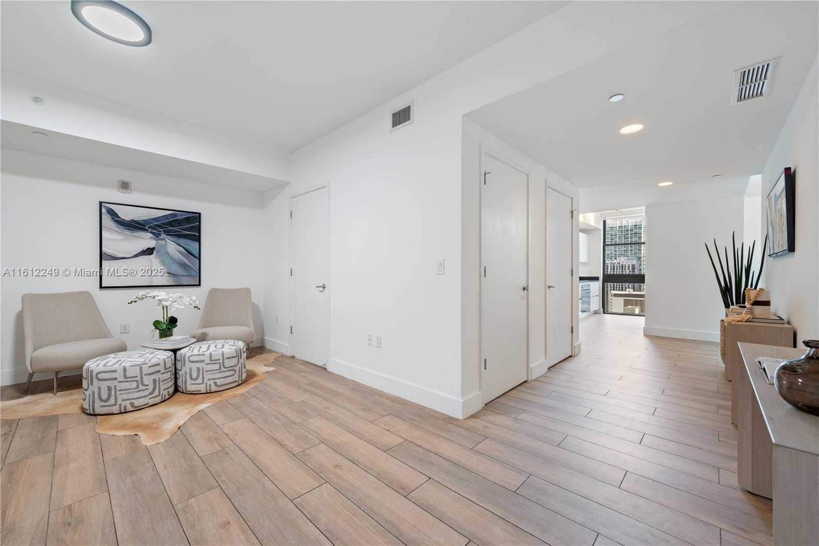 Small Image of 1010 BRICKELL AVE #2201, Miami Number 5