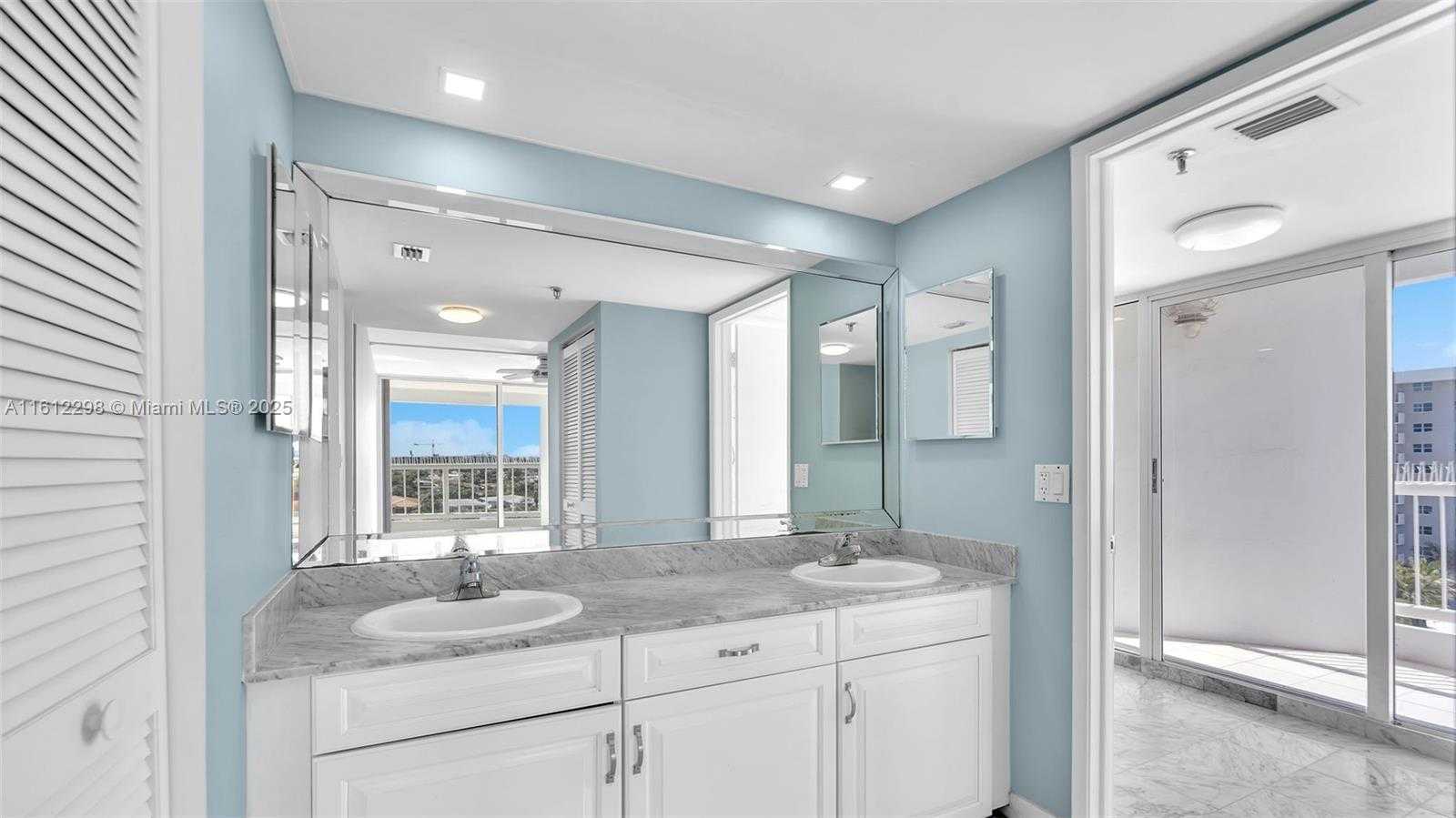 Small Image of 9341 COLLINS AVE #707, Surfside Number 39