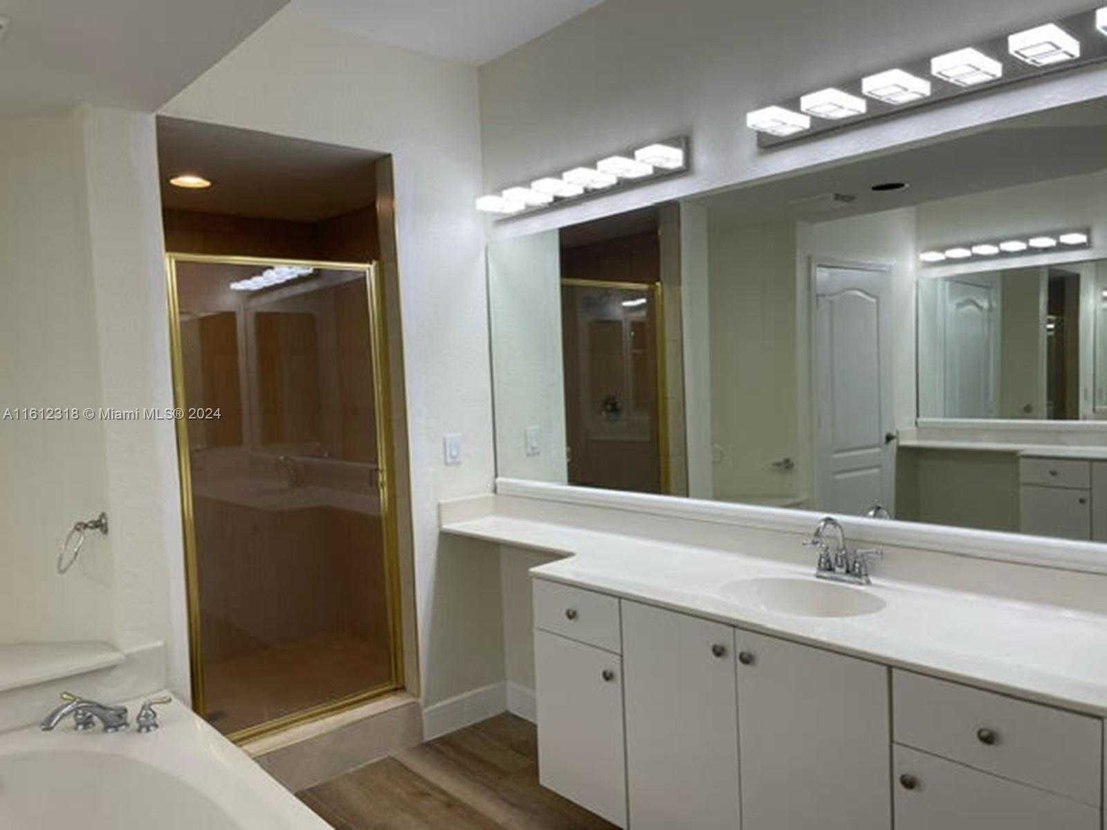 Small Image of 10700 NORTH WEST 66TH ST #304, Doral Number 11