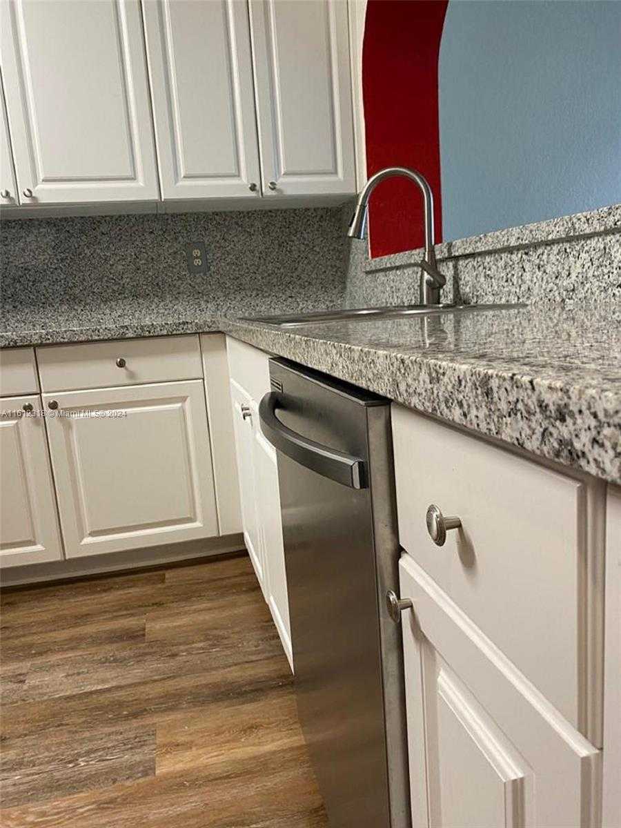 Small Image of 10700 NORTH WEST 66TH ST #304, Doral Number 5