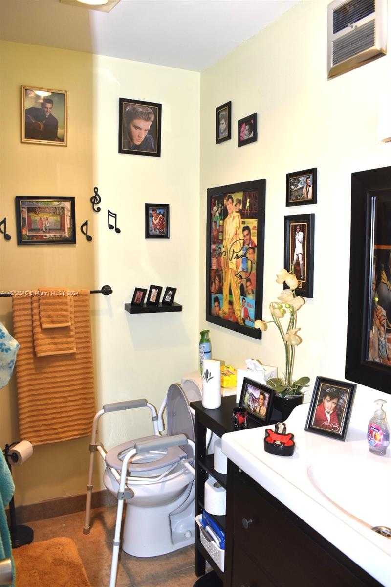 Small Image of 5300 WASHINGTON ST #D309, Hollywood Number 15