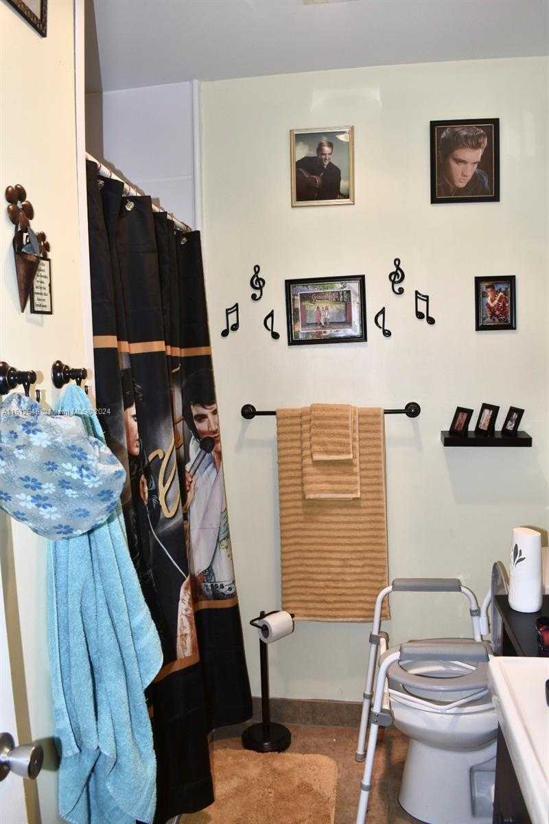 Small Image of 5300 WASHINGTON ST #D309, Hollywood Number 16