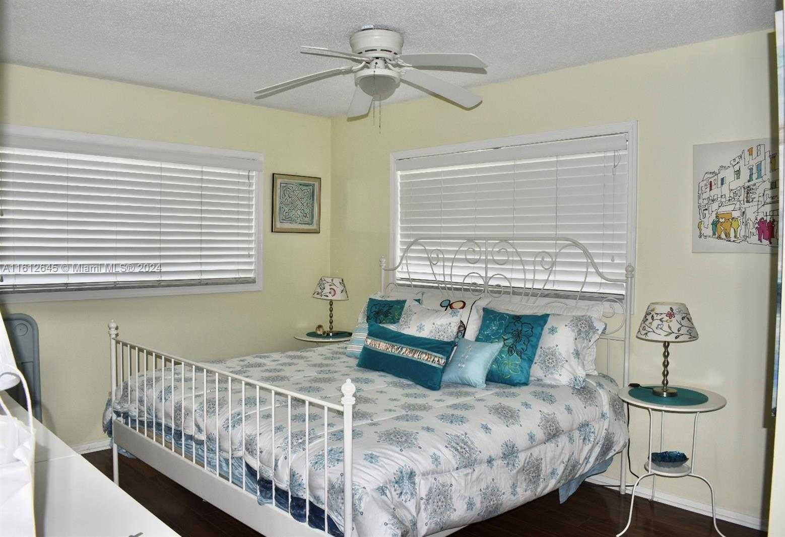 Small Image of 5300 WASHINGTON ST #D309, Hollywood Number 9