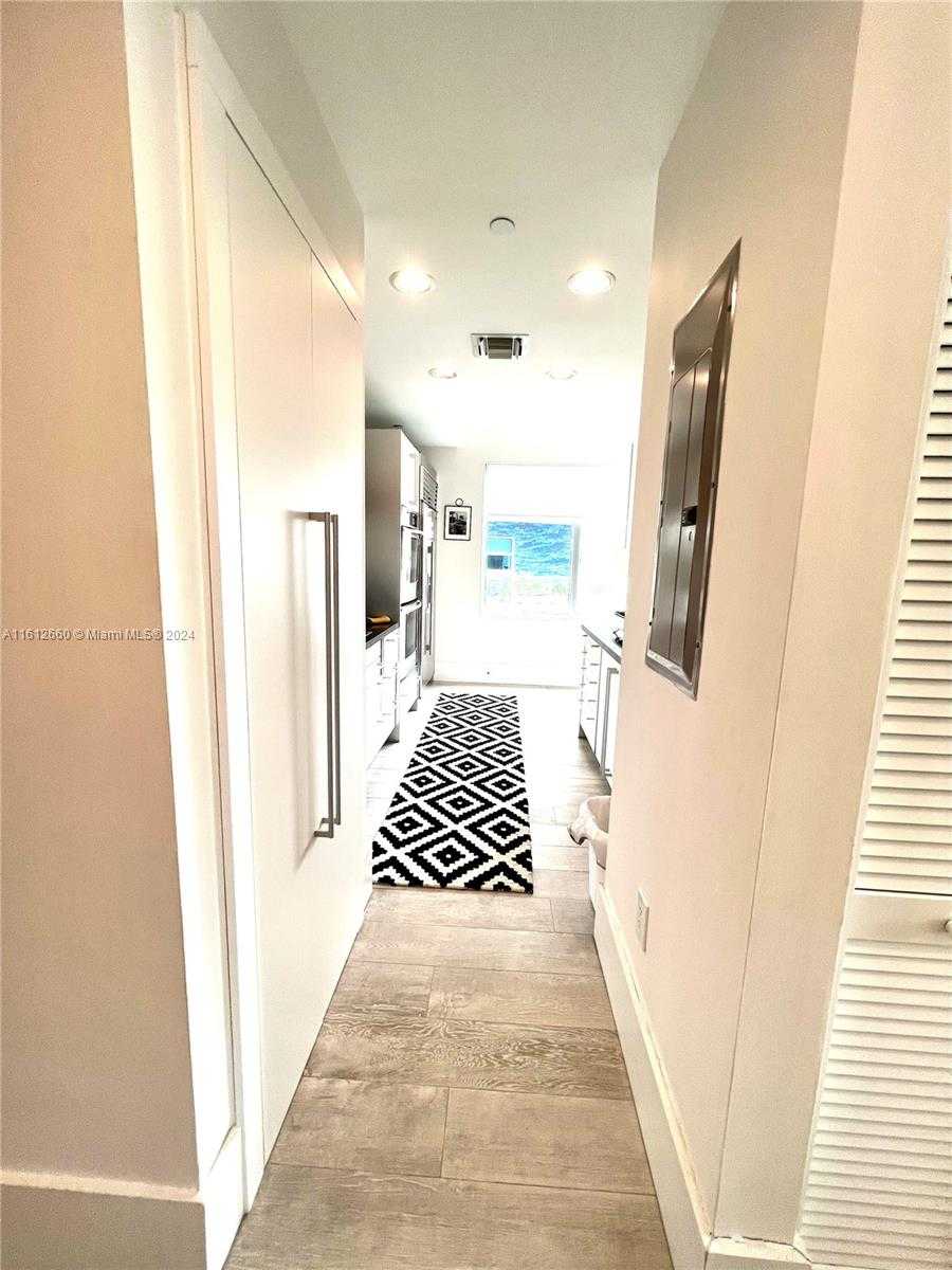 Small Image of 6101 AQUA AVE #303, Miami Beach Number 12